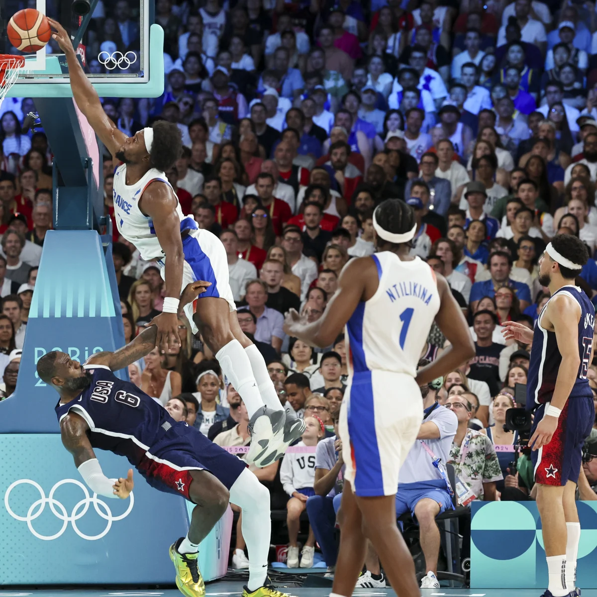 球队队长分享训练日常，展示队内默契